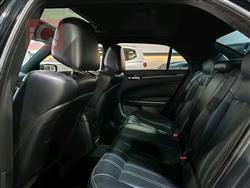 کرایسلەر 300